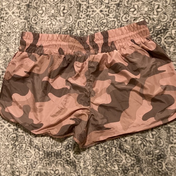 Forever21 Shorts - Picture 2 of 4